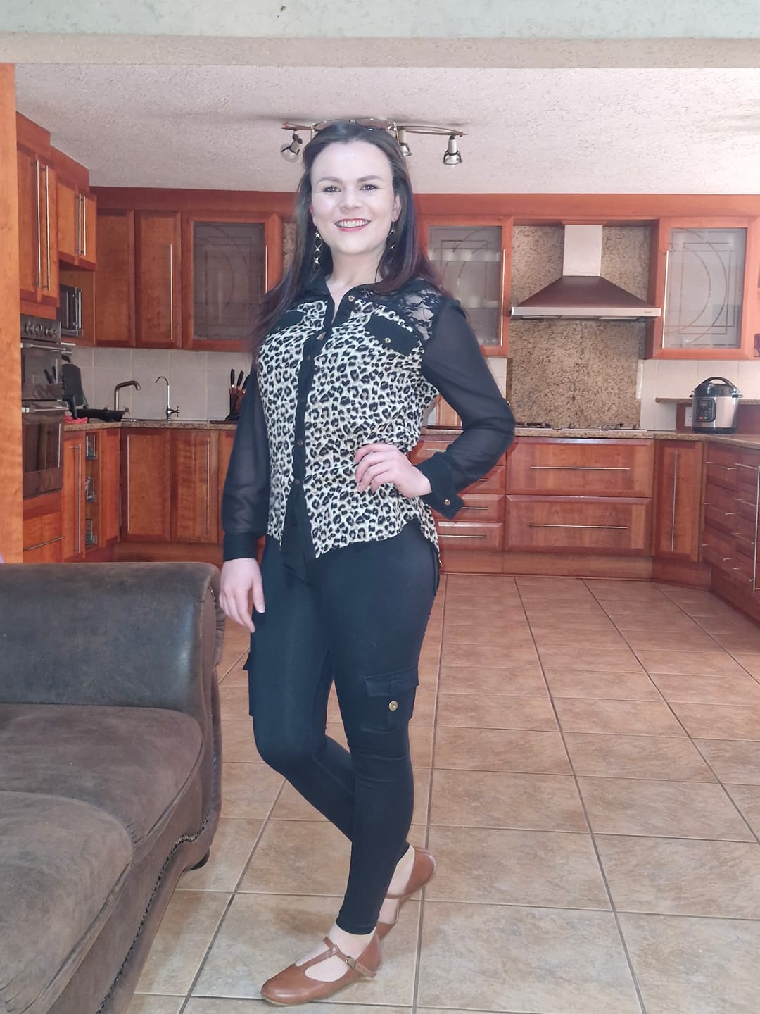 Customer photo review of Shapewear TNG Cargo Leggings - Black