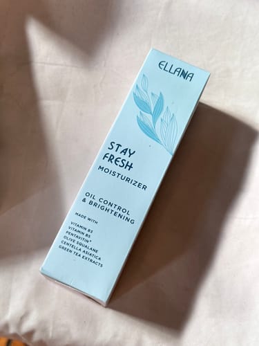 Customer photo review of Stay Fresh Moisturizer Controls Oil and Brightens