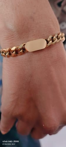 Customer photo review of Small Bar Bracelet