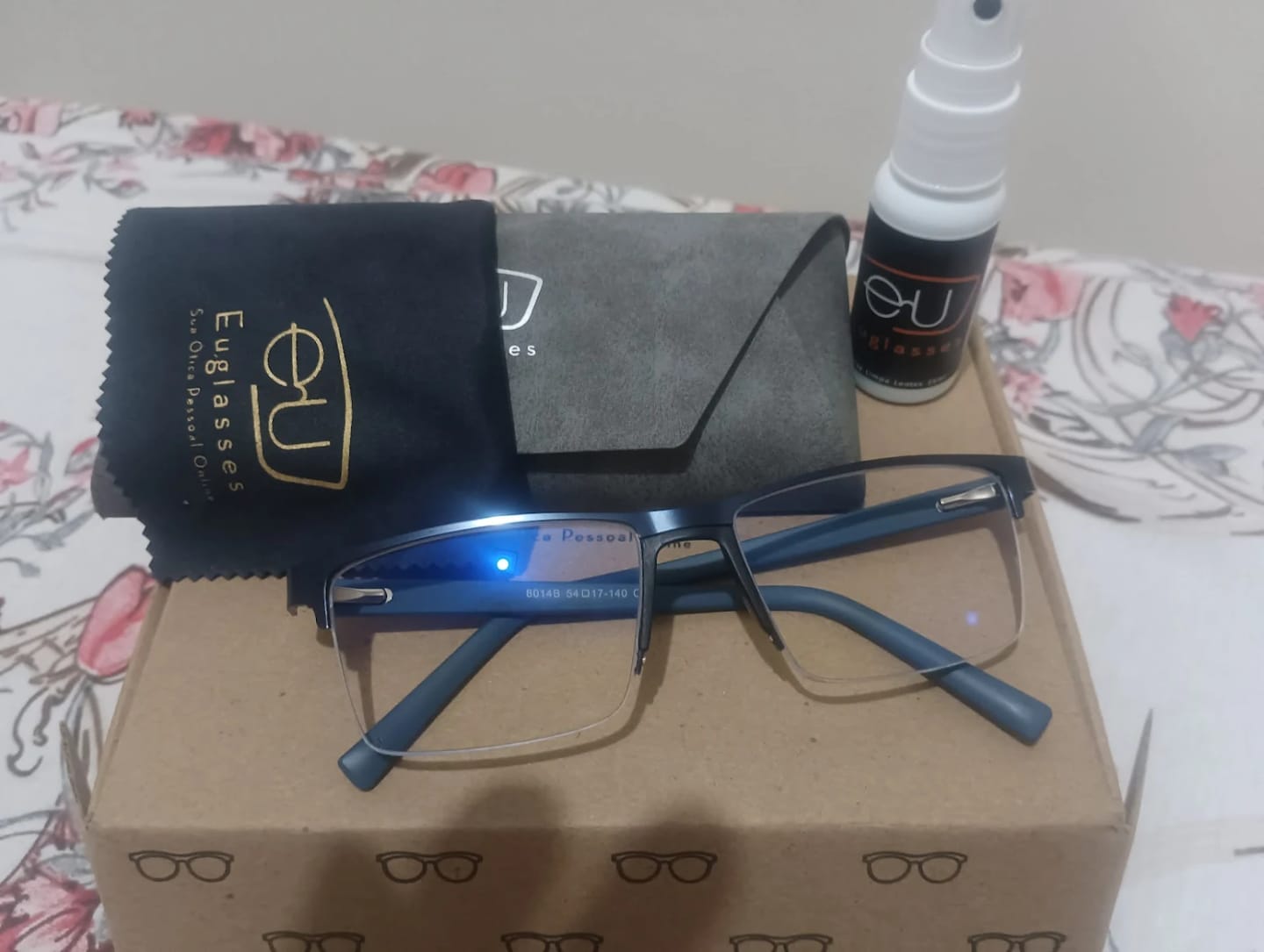 Customer photo review of Óculos de Grau Taguro