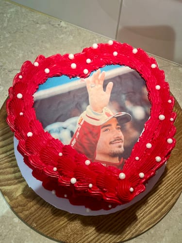 Customer photo review of A4 Rectangle Custom Edible Icing Image