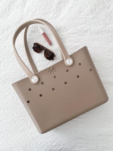 Customer photo review of Midi Tribe Bag in Mangrove