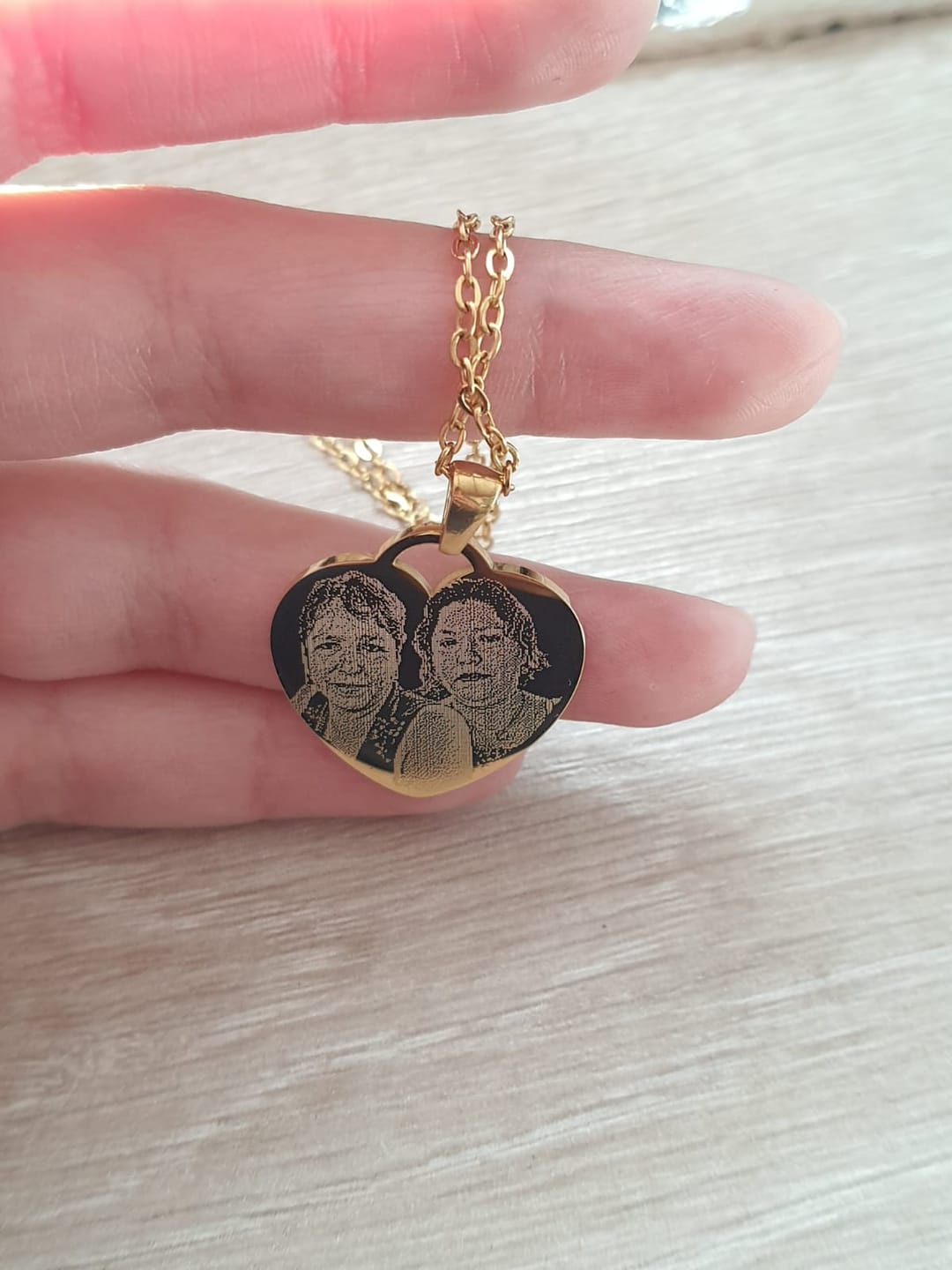 Customer photo review of Collar corazón Acero Dorado
