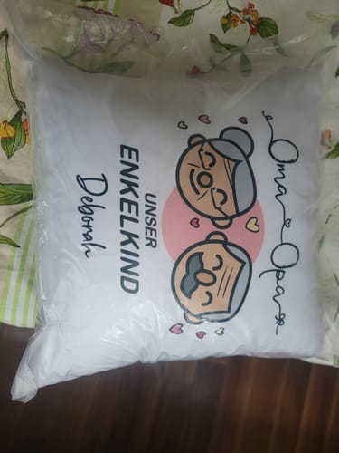 Kundenbewertung mit Foto zu Bedrucktes Kissen mit Motiv "Oma & Opa Enkelkind" mit Wunschnamen