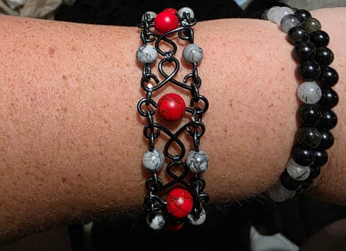 Customer photo review of 15“ 8mm/10mm/12mm Red Magnesite round Beads