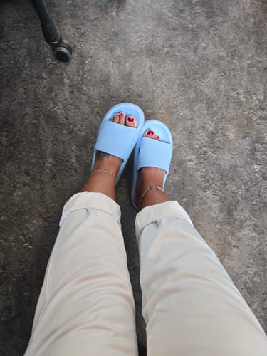 Customer photo review of HappyFlops