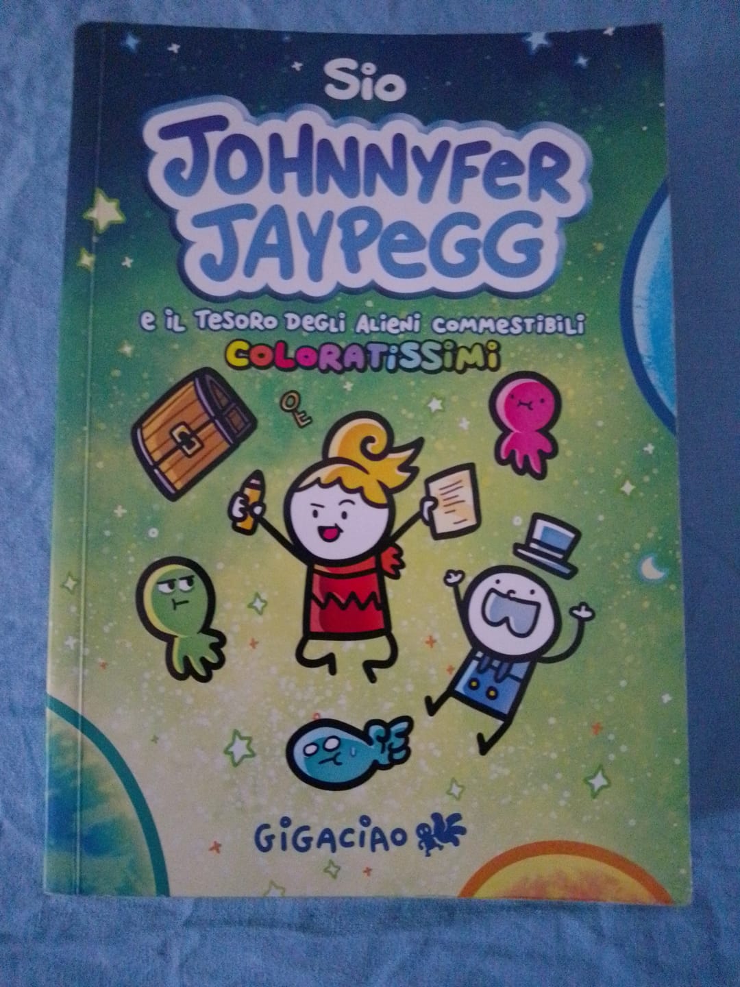 Customer photo review of Johnnyfer Jaypegg e il tesoro degli alieni commestibili coloratissimi!