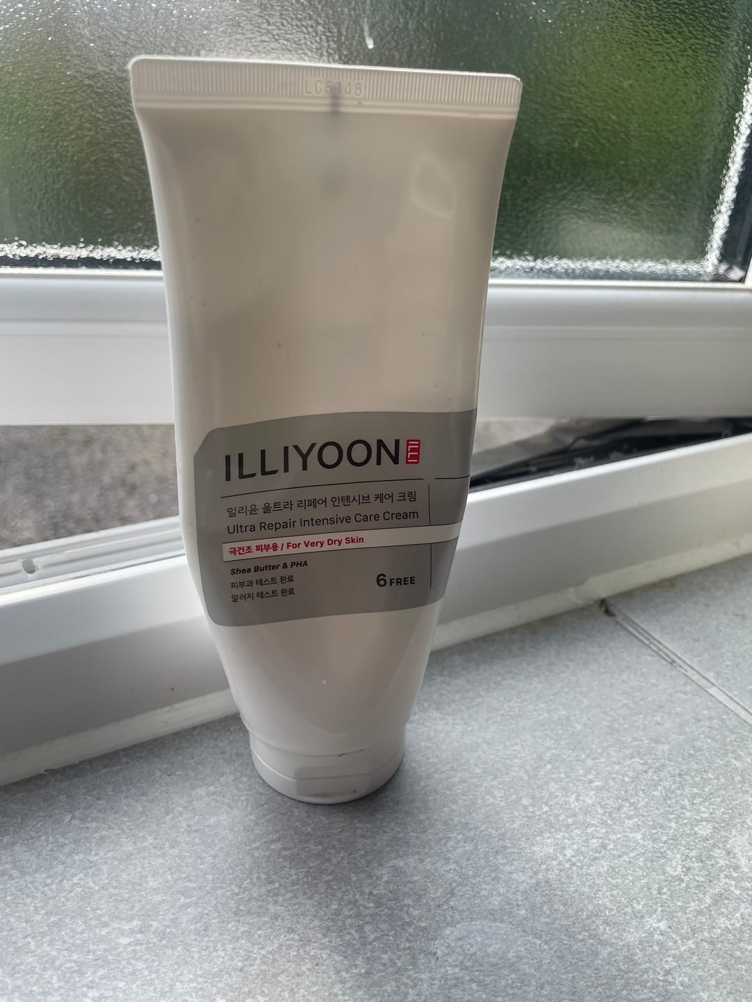 Customer photo review of [illiyoon] Ultra Repair Intensive Care Cream 200ml