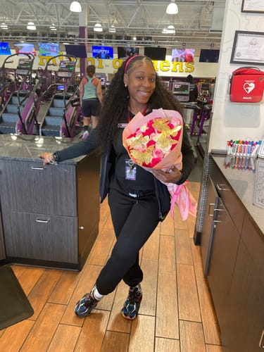 Customer photo review of Hot Pink Deluxe Bouquet