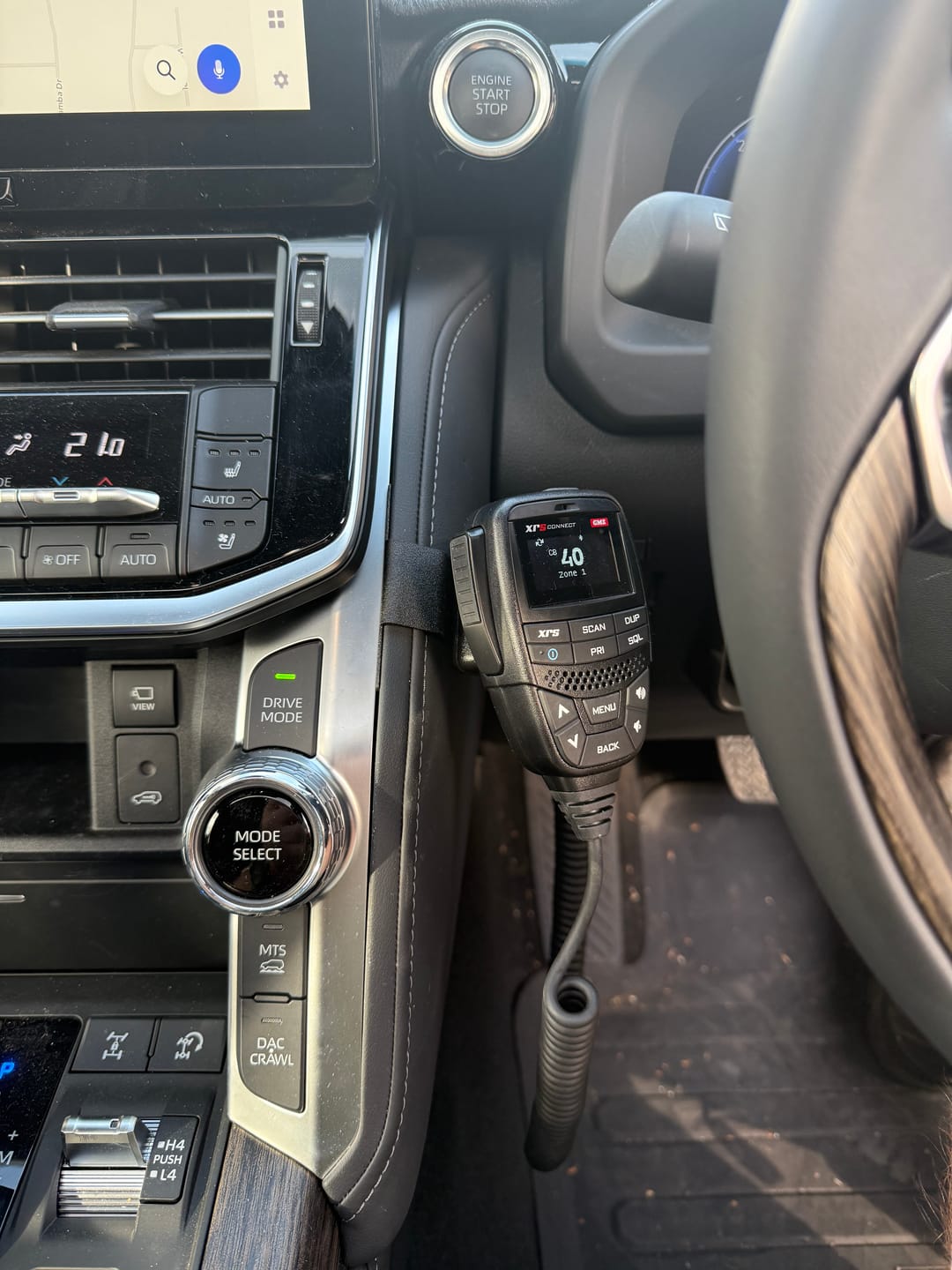 Customer photo review of PRE-ORDER ONLY - UHF Handpiece Bracket - LC300 Series - Dash Mount