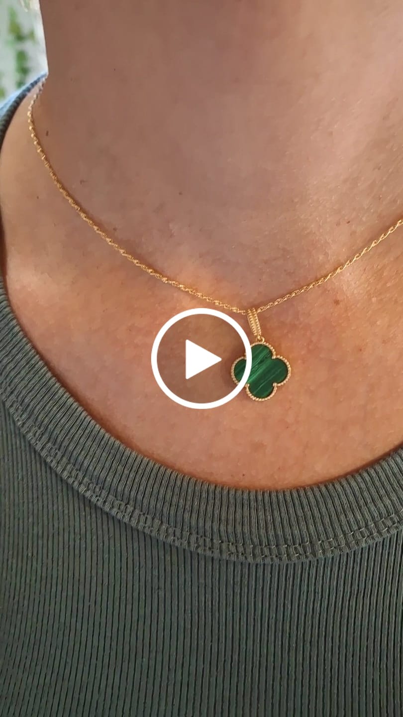 Customer video review of Anhänger Gelbgold 18k – Sange Shans-e (Glücksanhänger), Malachit