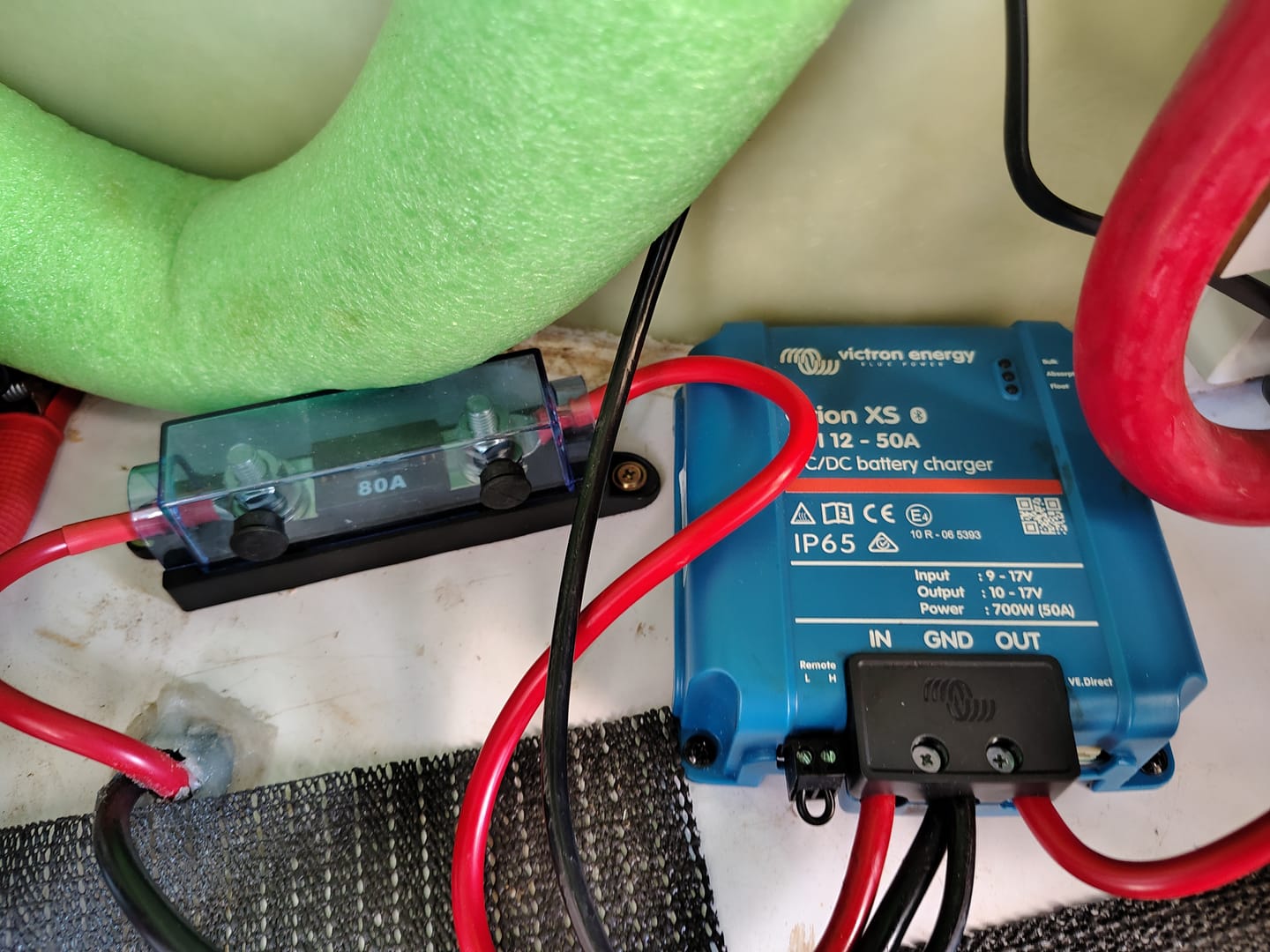 Customer photo review of VICTRON Orion XS 12/12-50A DC-DC battery charger | (ORI121217050)