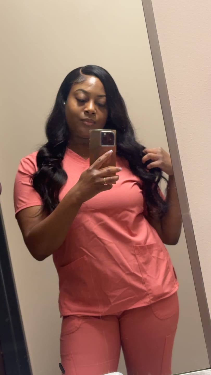 Customer photo review of Wavymy C-Part Pre-bleached Layered Cut Loose Wave Wear Go Glueless HD Lace Wigs 7x5 Lace Closure Wigs 180% Density