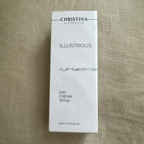 Customer photo review of イラストリアスデイクリームSPF50