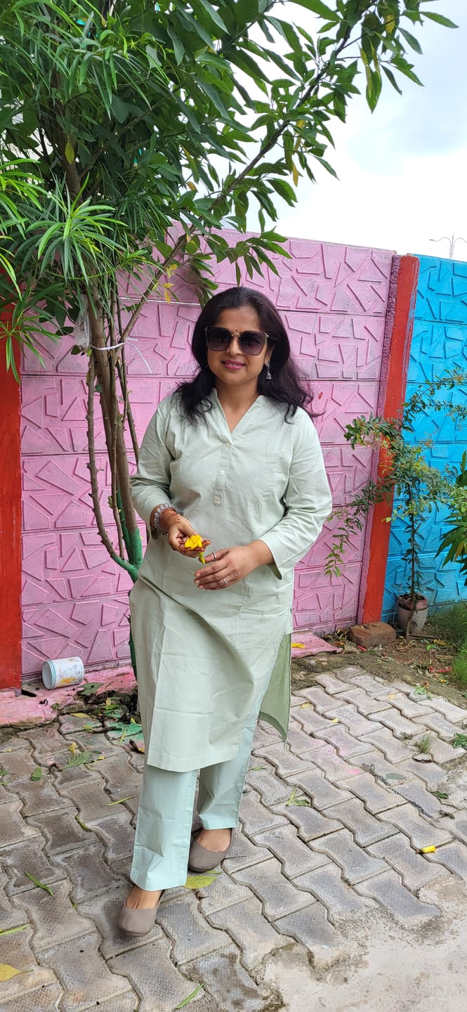 Customer photo review of Women Mint Green Airy Linen Straight Pant