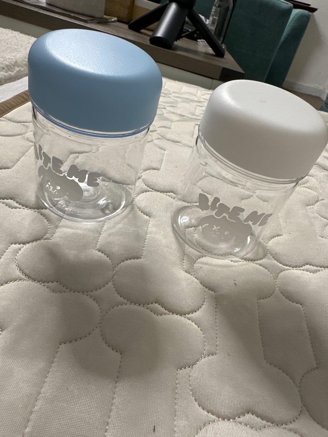 Customer photo review of Mini Snack Bottle (4 colors)