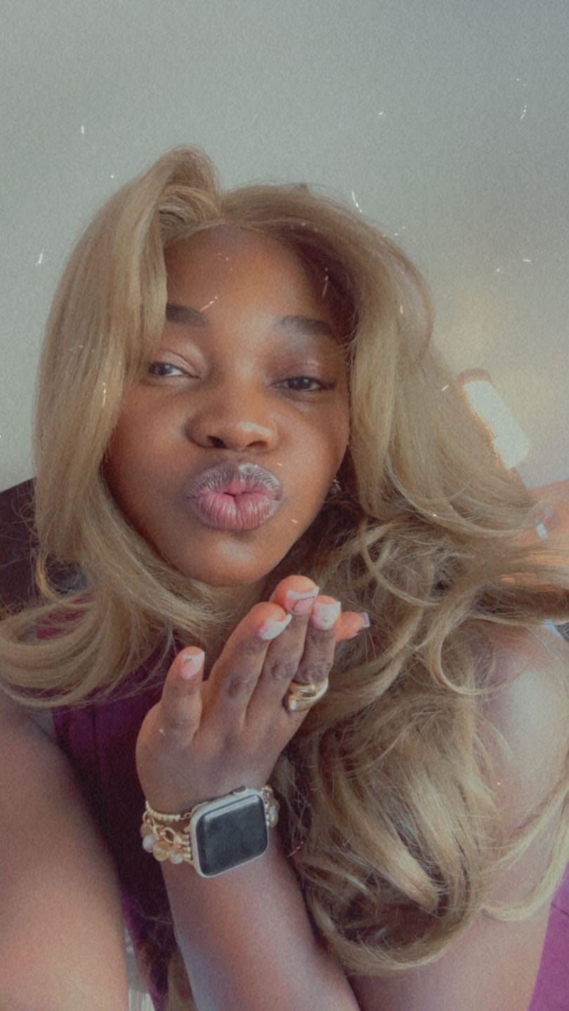 Customer photo review of Sensationnel Bare Luxe Glueless 6x5 inch Lace Front Wig - 6x5 UNIT 3