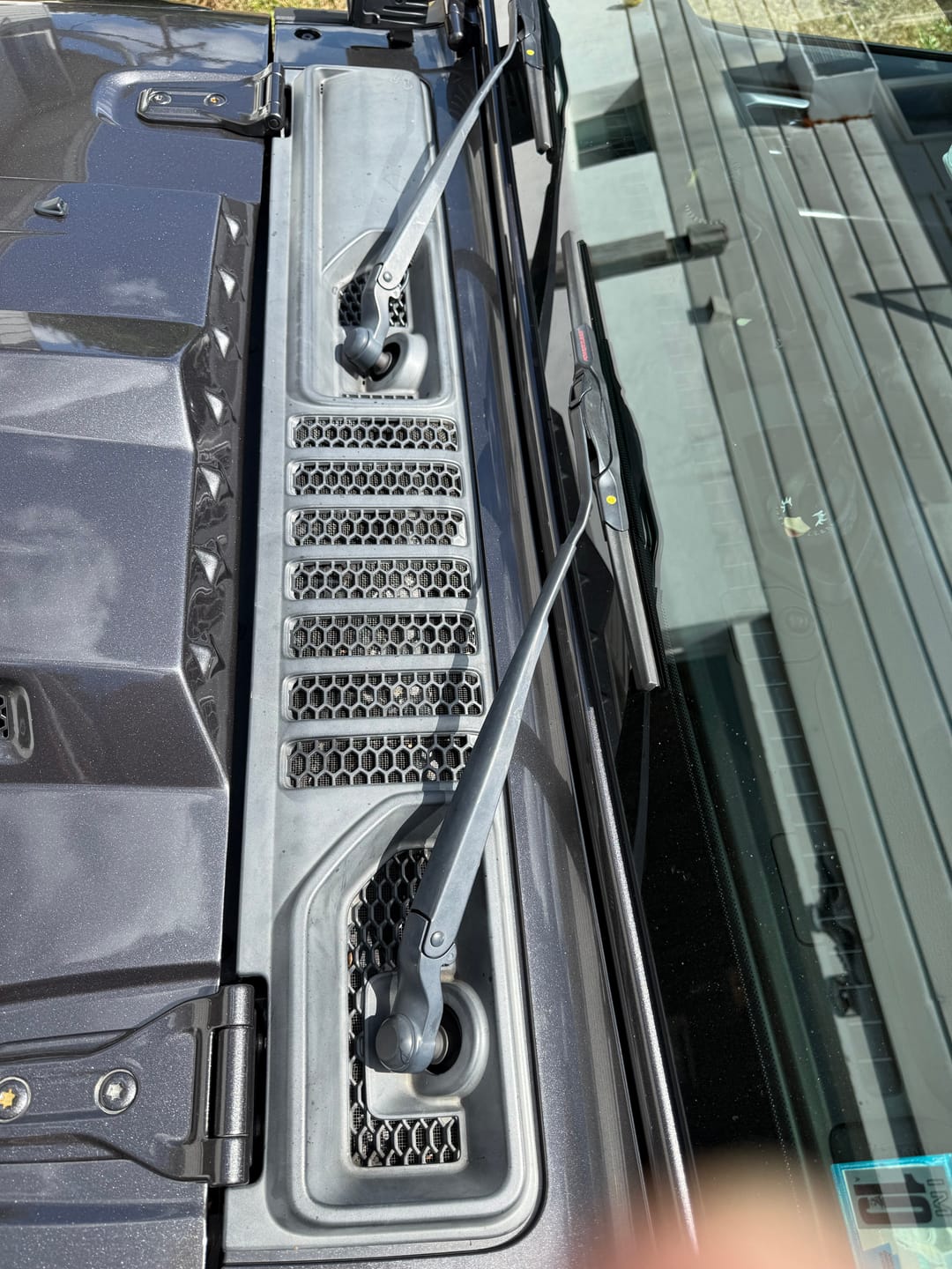 Customer photo review of Raptorized OEM Cowl Wiper Panel for Jeep JL JT 2018+ Never Fade Away！
