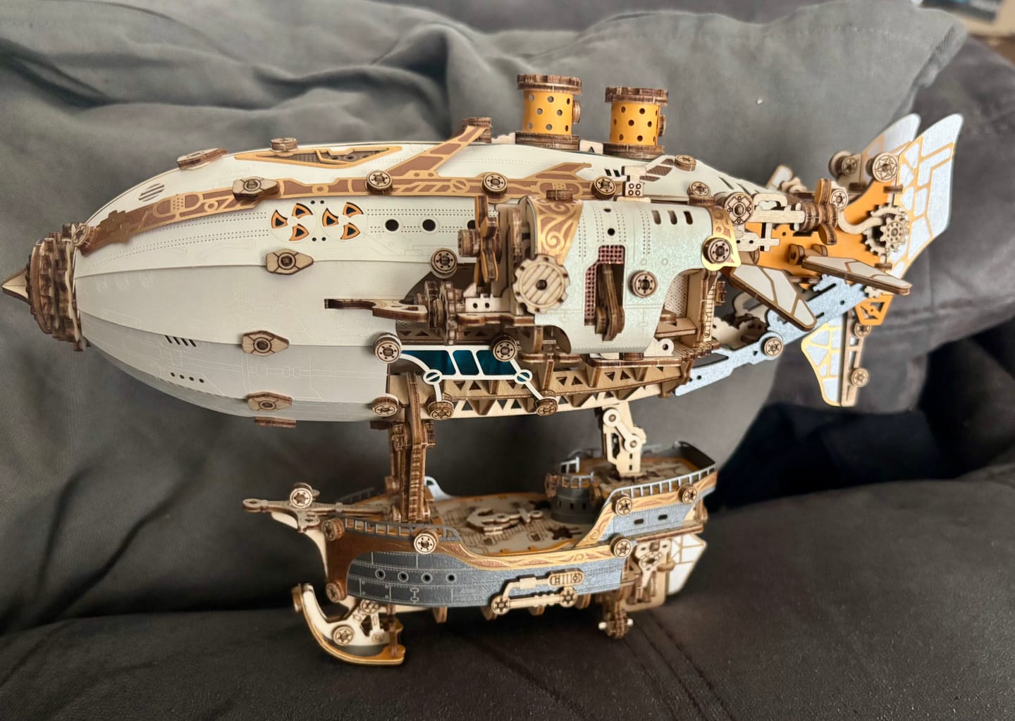 Customer photo review of Rokrgeek Steampunk Airships 3D Wooden Puzzle
