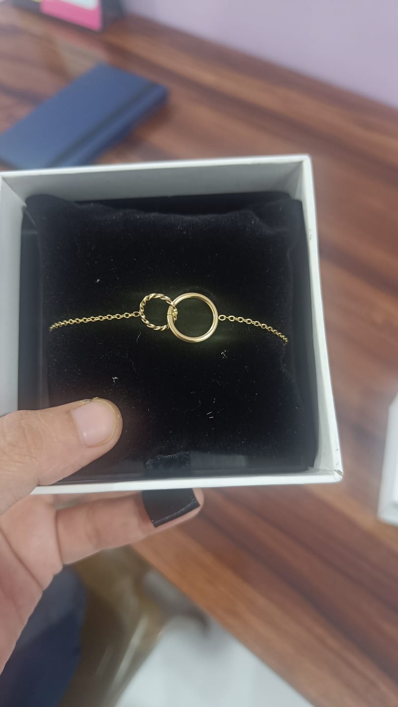 Customer photo review of Double Rings Bracelet