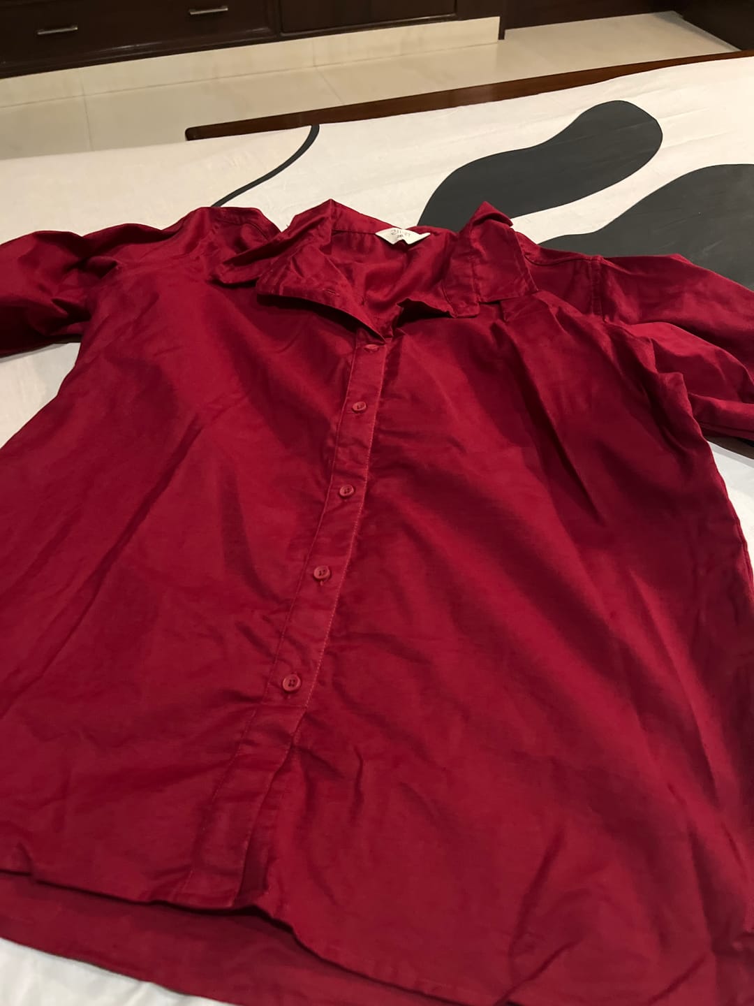 Customer photo review of Women Maroon Airy-Linen Shirt