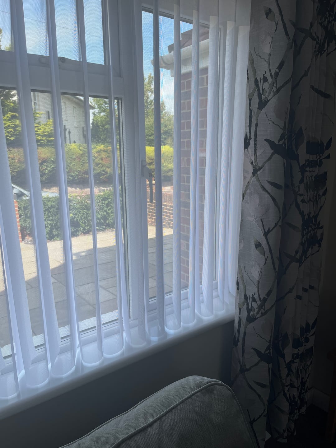 Customer photo review of Supreme Brilliant White Day & Night Vertical Sheer 33cm