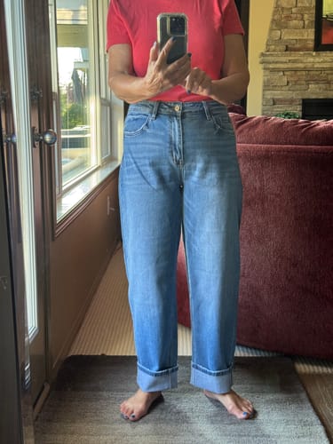 Customer photo review of Vervet High Rise Barrel Jean