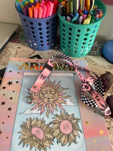 Customer photo review of BOX 2: DESPERTAR MISTICO ARCANO GOLD (incluye totebag + lanyard)