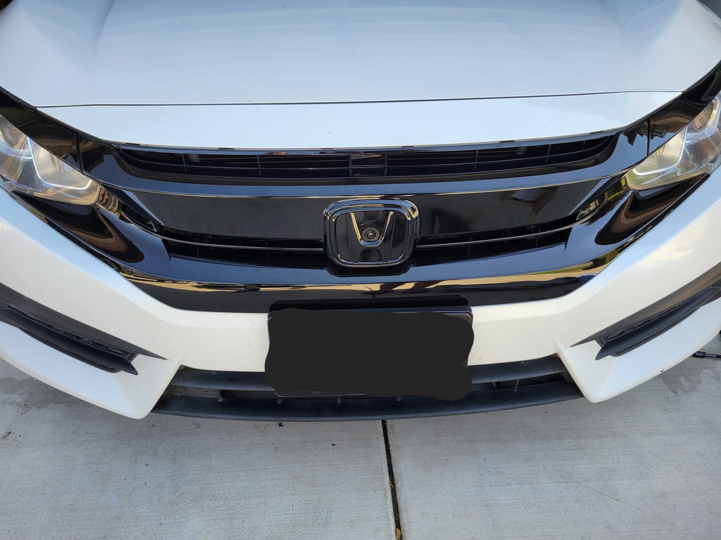 Customer photo review of OEM Grille - Glossy Black for 16-18 Honda Civic Sedan/Hatchback