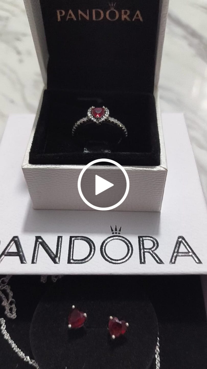 Customer video review of SET CONJUNTO COLLAR + ANILLO + ARETE CORAZÓN ELEVADO ROJO PANDORA