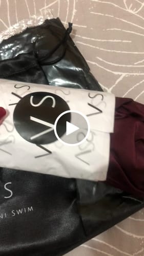Customer video review of Calcinha Asa Delta Mini Barolo
