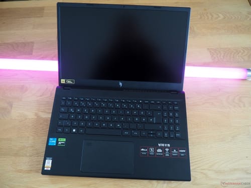 Customer photo review of Laptop Gaming Acer Nitro V ANV15-51-54UL – 15.6" Full HD 144Hz – Intel Core i5 13420H – GeForce RTX 3050 – 16GB DDR5 – 512GB SSD – Negro Obsidiana