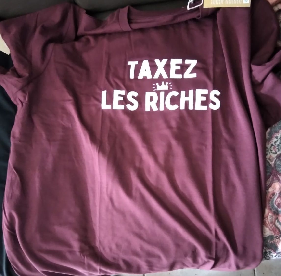 Customer photo review of T-shirt Unisexe 100% Coton Bio Taxez les riches (B)
