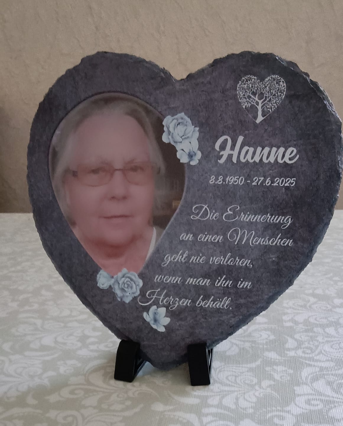 Customer photo review of Unvergessen - Personalisiertes Schieferherz für geliebte Verstorbene zum Andenken