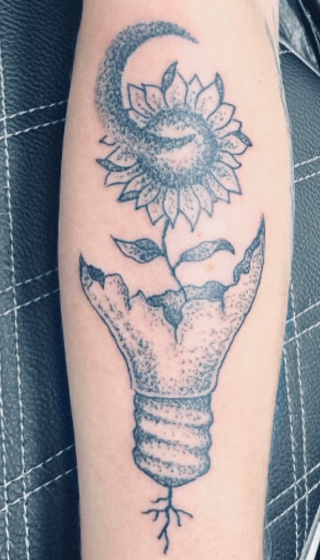 Customer photo review of Noah Kahan - 5 designs