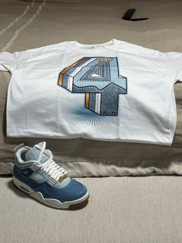 Customer photo review of Number Statue SNRT Sneaker Tees - Air Jordan 4 Denim