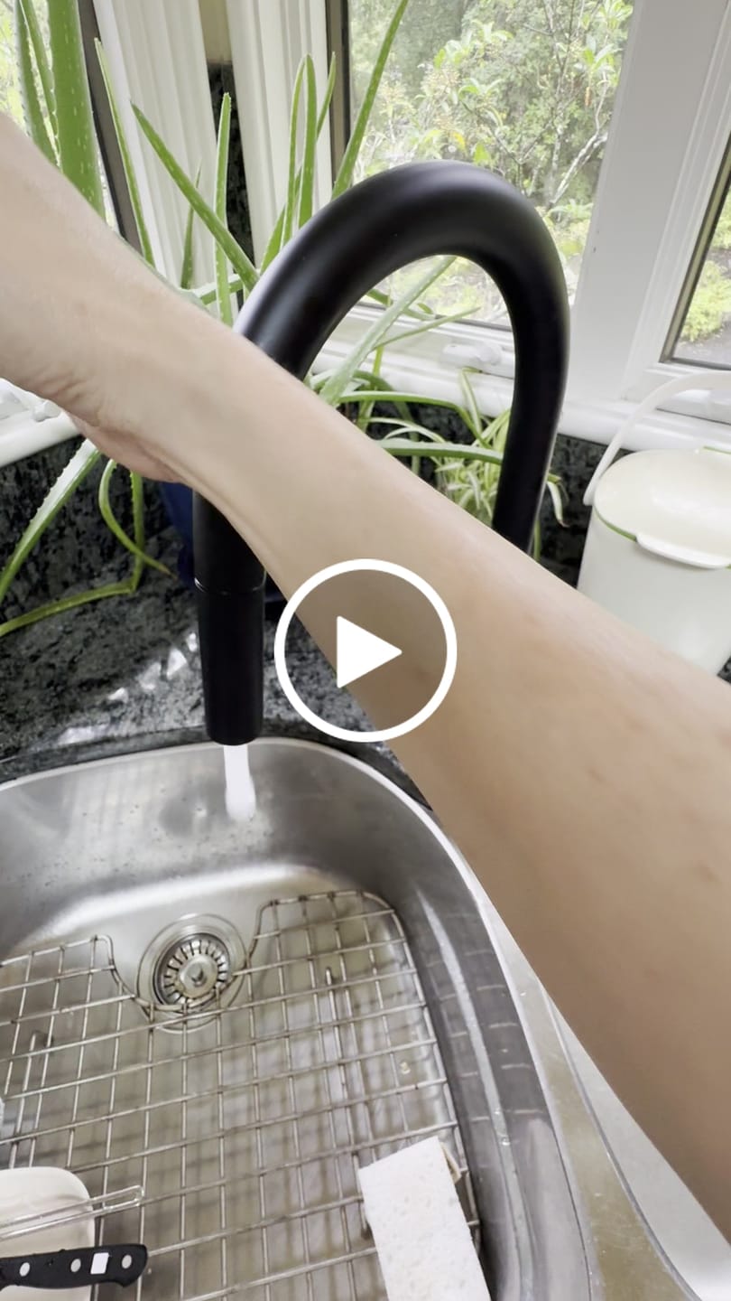 Customer video review of Imperium Touch Control Dual Function Pull Out Spout Kitchen Faucet