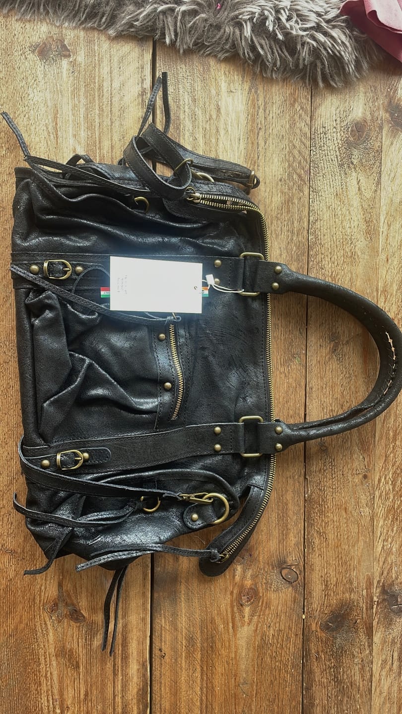 Customer photo review of It girl bag black