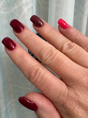 Customer photo review of D529 Pomegranate Purple Glitter Dip Powder