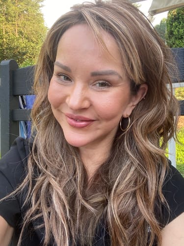 Customer photo review of SWEET ROMANCE - Toasted Almond