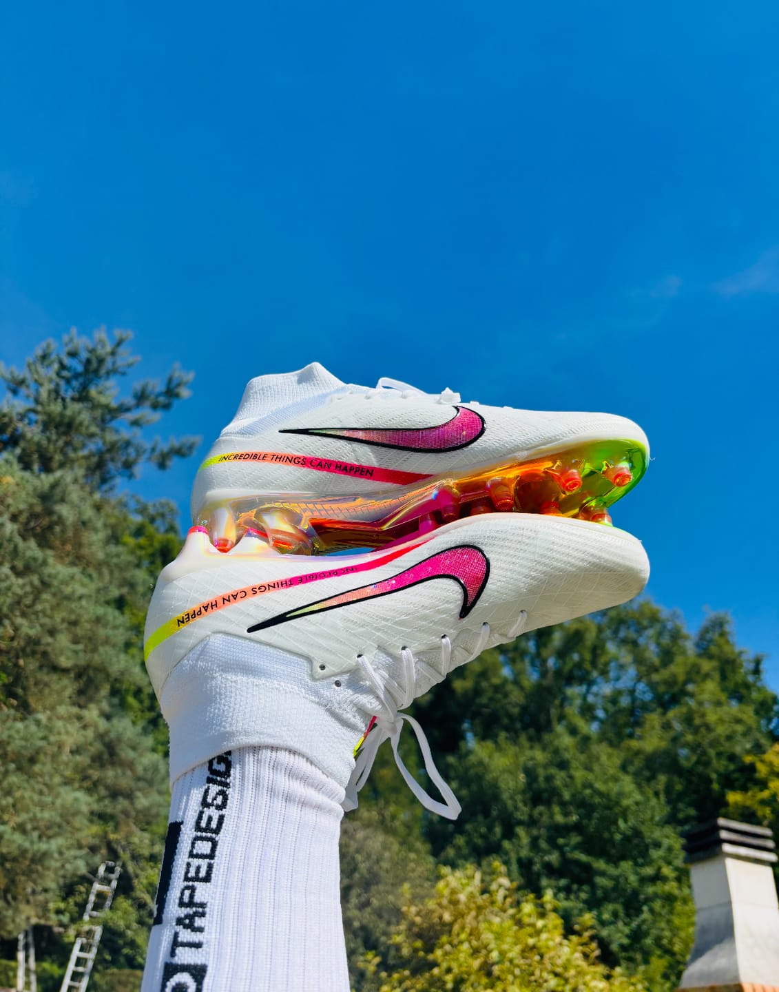Customer photo review of Air Zoom Mercurial Superfly 9 AG x Marcus Rashford - Blanc/Rose/Jaune/Orange