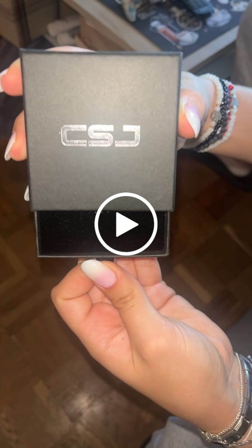 Customer video review of M Bracelet