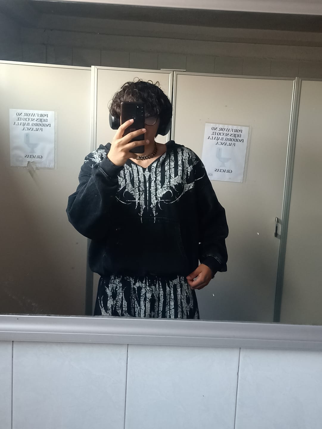 Customer photo review of 5082 - Anarchy Hoodies