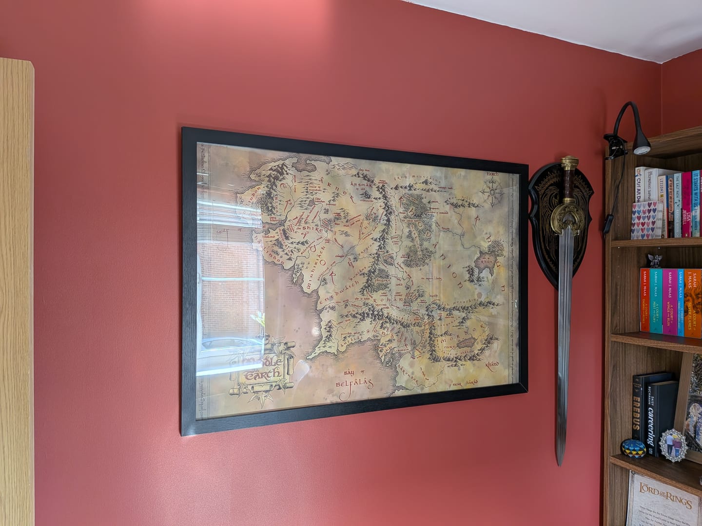 Customer photo review of Lord Of The Rings - United Cutlery Officially Licensed King Theoden Herugrim Sword Battle Forged Edition