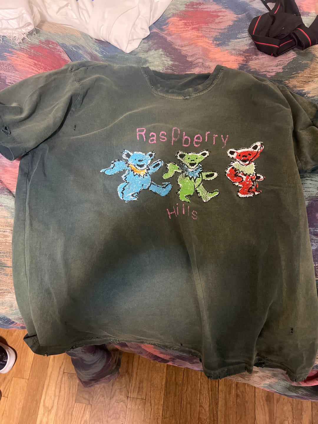 Customer photo review of GV Gallery Raspberry Hills Grateful Berry Tee Green