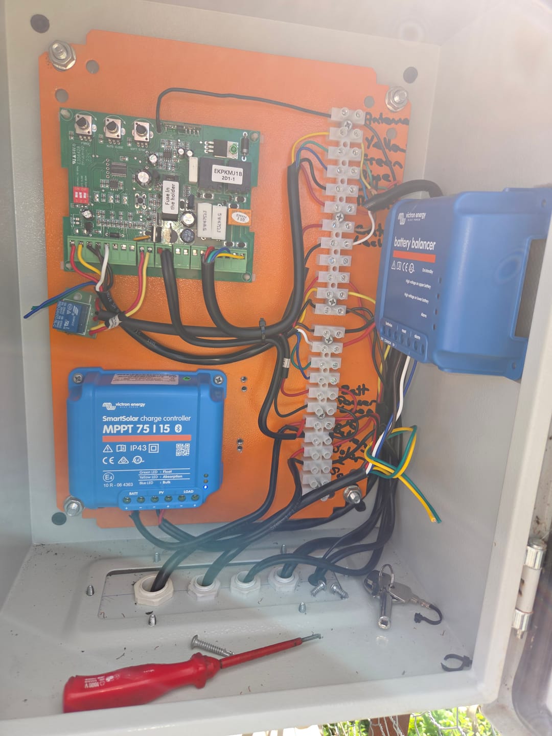Customer photo review of Victron SmartSolar MPPT (All Models)