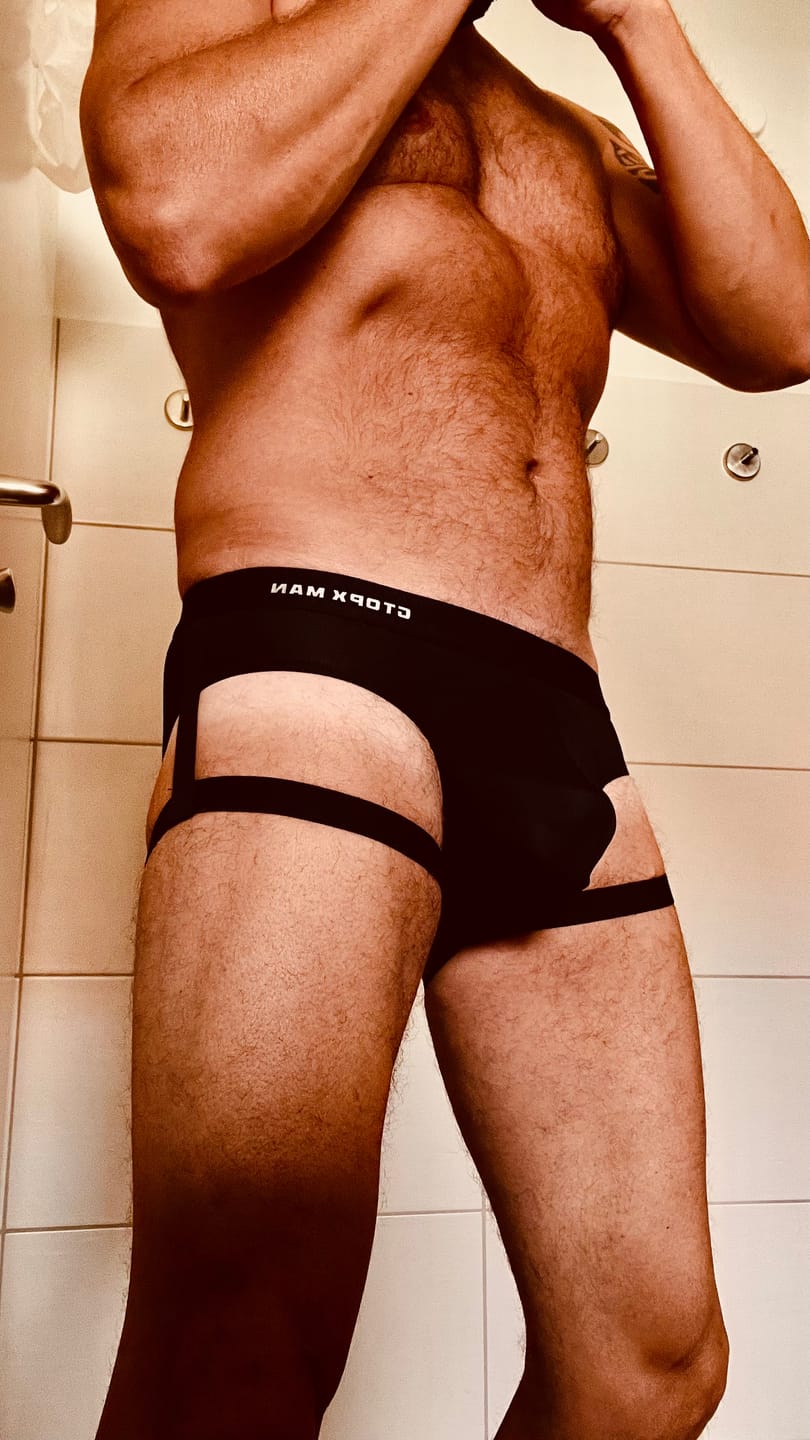 Customer photo review of Men's Sexy U Convex Garter Briefs