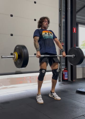 Customer photo review of SUNSET LIFTER MAN T-SHIRT