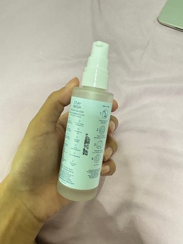 Customer photo review of Stay Fresh Moisturizer Controls Oil and Brightens