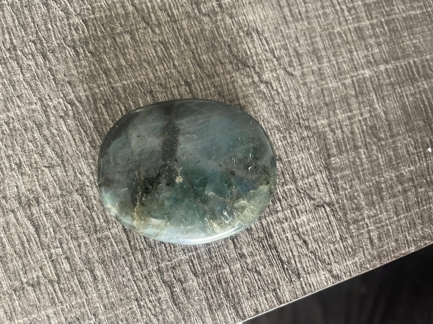Customer photo review of Galet en Labradorite de Madagascar - Protection